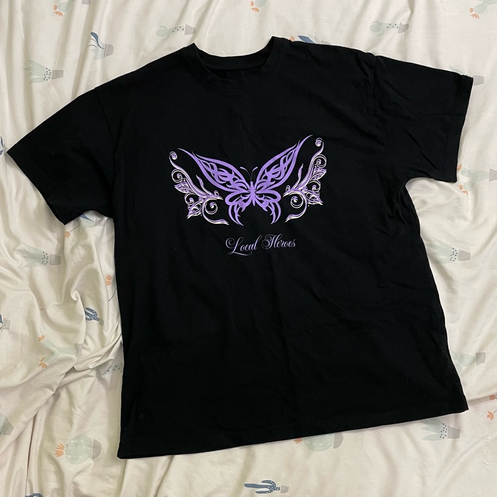 Black graphic tee